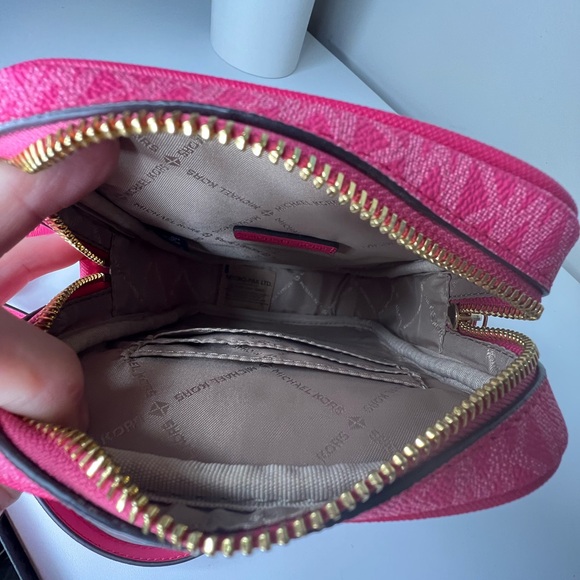 Michael Kors Jet Set Travel Medium Signature Logo Crossbody Bag Electric Pink - Picture 8 of 11